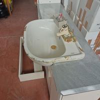 Mobile bagno con lavello 
