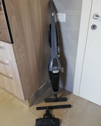 aspirapolvere scopa elettrica electrolux