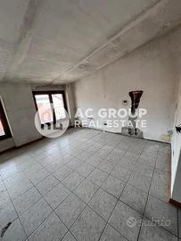 Solaro centro - AMPIO MONOLOCALE MANSARDATO