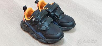 Scarpe bimbo naturino taglia 25