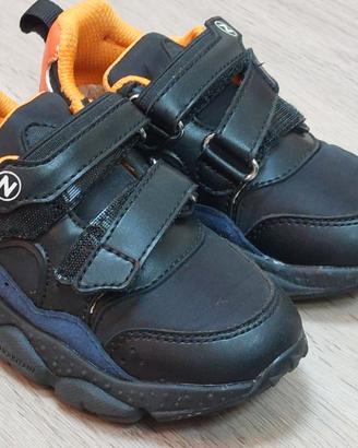 Scarpe bimbo naturino taglia 25
