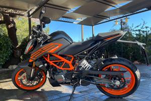Ktm Duke 125 nera