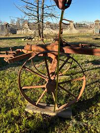 Aratro d’epoca in ferro