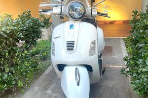 Piaggio Vespa gts 300 