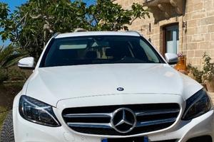 AUTO MERCEDES A RUFFANO