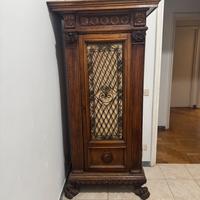 Mobile in stile con ferratine ad un'anta