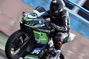 Kawasaki ninja400 pronto pista