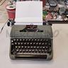 macchina-da-scrivere-anni-50-olympia-green-funzion