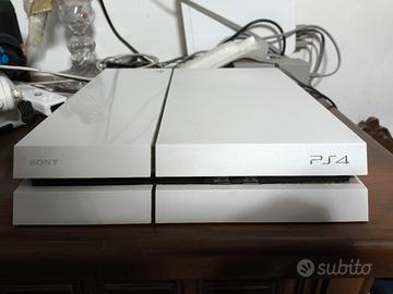PlayStation 4 Glacier White