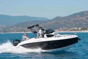 Ranieri International NEXT 255 LX + Honda 250 V6