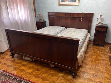 Camera da letto completa in legno massello