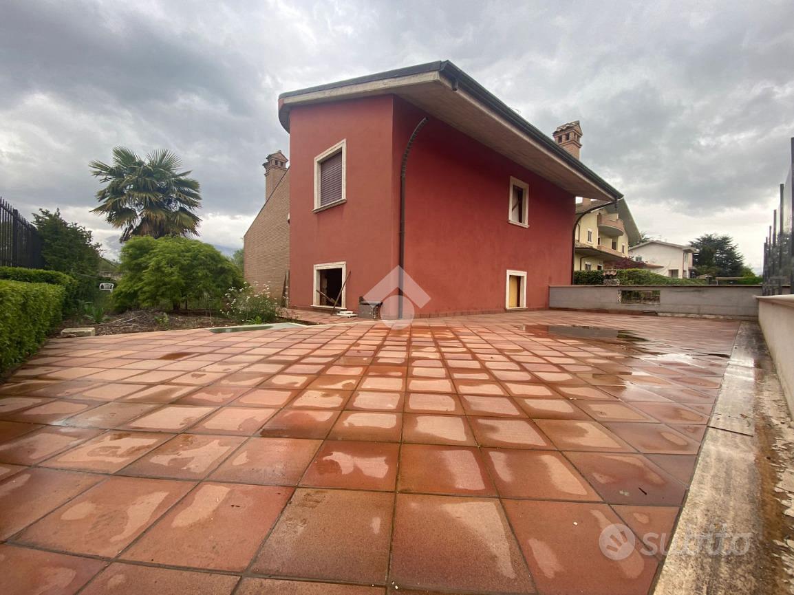 VILLA SINGOLA A AVEZZANO - Vista 2