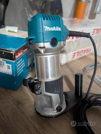 Makita - Fresatrice combinata 710 W RT0702C