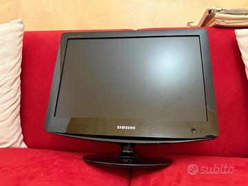 TV 20” Samsung SyncMaster 2032MW