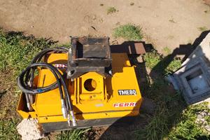 Miniescavatore/escavatore/trincia