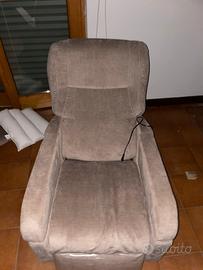 Poltrona assistita reclinabile