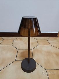 Lampada da tavolo moderna 