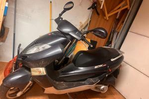 MOTO  KYMCO  150   KM. 13716