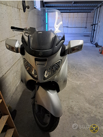 Scooter Suzuki 650