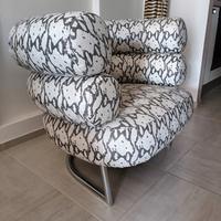 Poltrona in stile moderno 