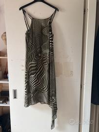 Abito optical verde asimmetrico