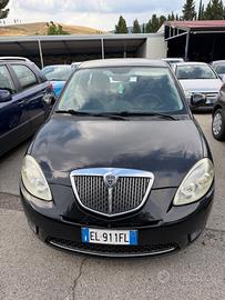 Lancia Ypsilon 1.3 MJT 75 CV Unyca