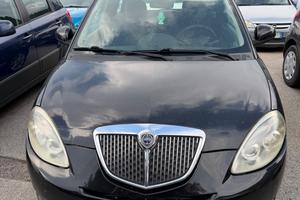 Lancia Ypsilon 1.3 MJT 75 CV Unyca