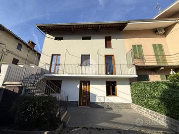 CASA SEMINDIPENDENTE A CASCINETTE D'IVREA