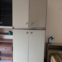 armadio scrivania e vetrina vintage