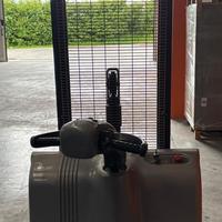 Carrello elavatore transpallet elettrivo