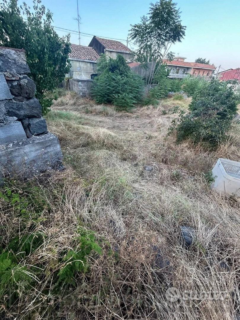 Terreno edificabile con rustico a Guardia Mangano - Vista 2