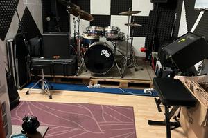 Box adibito a sala prove per band