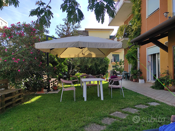 BILOCALE x FAMIGLIA a 2 passi dalla spiaggia