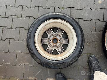 Gomme con cerchio