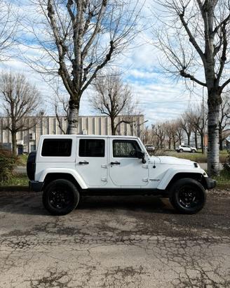 Wrangler Unlimited 2.8 crd Black edition auto