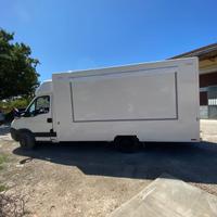 Autonegozio paninoteca ambulante food truck