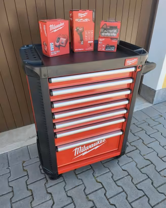 Milwaukee CARRELLO PORTAUTENSILI A 7 CASSETTI