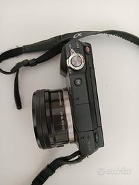 Sony Alpha NEX 3N con obiettivo 16-50mm