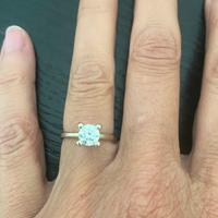 Anello solitario con diamante oro bianco 18 carati