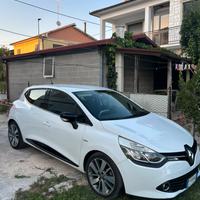 Renault Clip IV 2012 Costume National