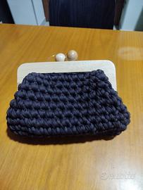 Borsa con manico in legno