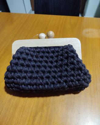 Borsa con manico in legno