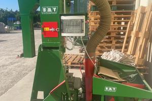 pulitore per nocciole marca BMW tipo MEDIO