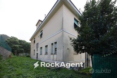 Immobile di 244 m² a Genova