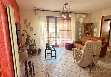 AMPIO APPARTAMENTO CON TERRAZZO, MANSARDA, TAVERNA