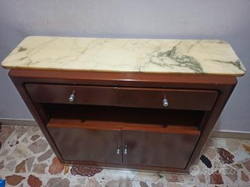 Mobile da ingresso con base di marmo e specchio