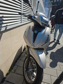 Piaggio  Beverly 400 hpe 2100 km  PERFETTO 
