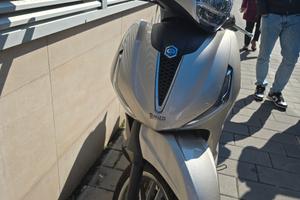 Piaggio  Beverly 400 hpe 2100 km  PERFETTO 
