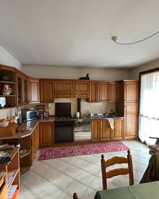 Cucina angolare  400 x 150 cm