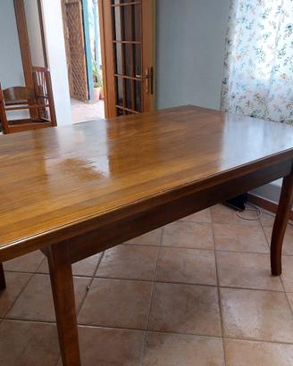 Tavolo da cucina in legno artigianale color noce .